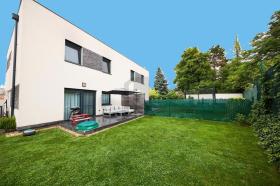 Semi-detached house for sale in Bad Deutsch Altenburg, Austria