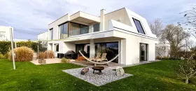 Villa til salgs i Parndorf, Austria