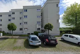 Lapos eladó a  oldalon. Haselbach-Braunau-Neustadt, Ausztria