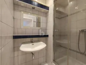 zemin apartman  satılık 'de Wien-Ottakring, Avusturya