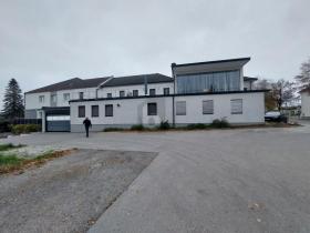 ガストロノミー アッツェンブルック  オーストリア