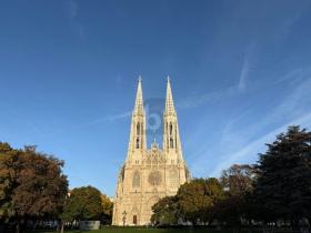 Lapos eladó a  oldalon. Buja-Keserű, Ausztria