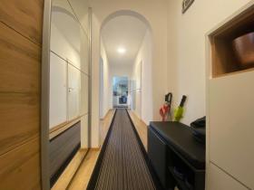 Floor Apartment For Sale in Graz-Gösting, Austria