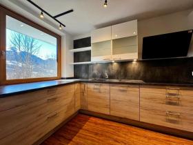 Floor Apartment For Sale in Piesendorf-Piesendorf, Austria