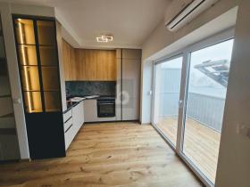 Top floor apartment  For Sale in Graz-Lend, Austria