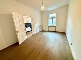Floor Apartment For Sale in Graz-Gries, Austria