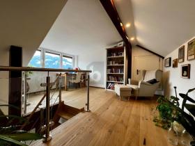 Top floor apartment  For Sale in Saalfelden am Steinernen Meer, Austria