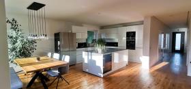 Detached house For Sale in Wiener Neustadt, Austria