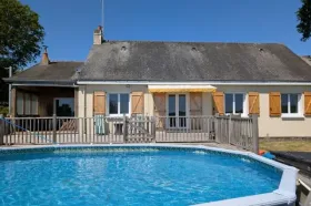 Hus til salgs i Ploërmel, France