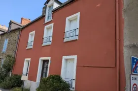 House for sale in Forges-de-Lanouée, France