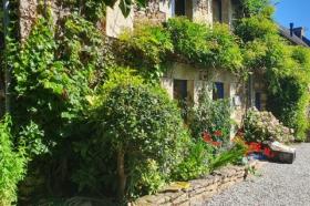 Ház eladó a  oldalon. Forges-de-Lanouée, Franciaország Ház eladó a  oldalon. Forges-de-Lanouée, Franciaország