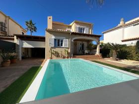 Villa for sale in Calvià-Son Ferrer, Spain