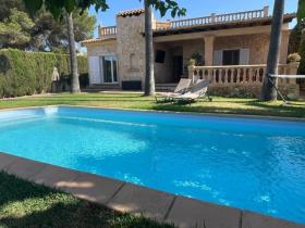 Villa en venta en Badia Blava, España
