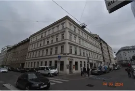 Meergezins Foreclosures in Woest-Favoriten, Oostenrijk