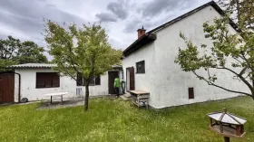Detached house Foreclosures in Felixdorf, Austria