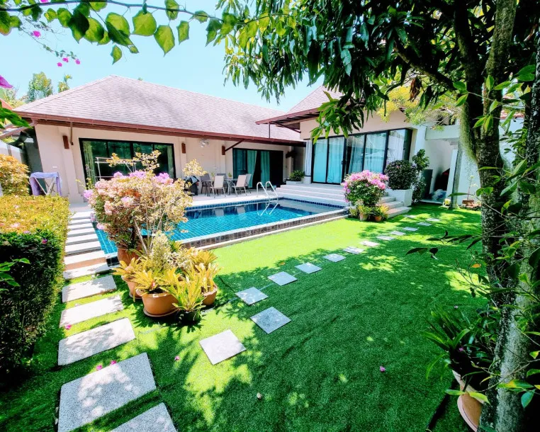 Villa eladó a  oldalon. Phuket, Thaiföld