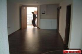 フラット バンコク 販売中 タイ