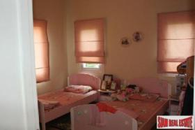 Villa Chon Buri Eladó Thaiföld