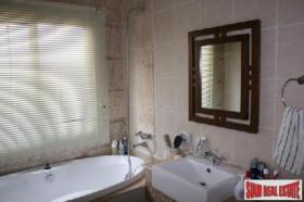 Villa Chon Buri Eladó Thaiföld