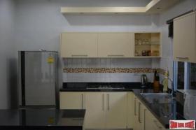 βίλα Τσον Μπούρι Προς πώληση Ταϊλάνδη