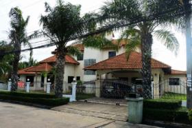 Σπίτι προς πώληση στο Τσον Μπούρι, Ταϊλάνδη Σπίτι προς πώληση στο Τσον Μπούρι, Ταϊλάνδη