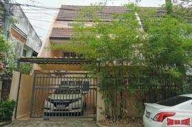 Casa de pueblo en venta en Bangkok-Distrito Khlong Toei, Tailandia