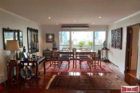 フラット 販売中 で バンコク-クローントゥーイ地区, タイ