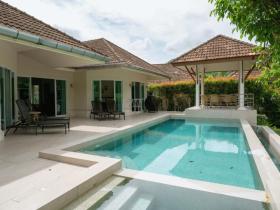 Villa til salgs i Phuket, Thailand