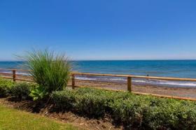 zemin kat daire satılık 'de Estepona, İspanya