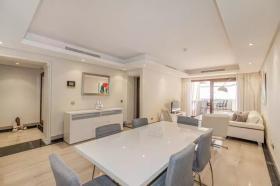 フラット エステポナ  スペイン