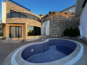 Haus zu verkaufen in Adalia-Üçgen Mahallesi, Türkei