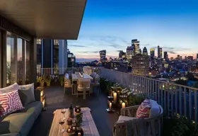 Lapos eladó a  oldalon. London-Wapping, Egyesült Királyság