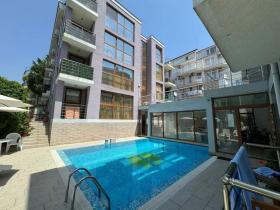 Top floor apartment  For Sale in Sveti Vlas-Sq., Bulgaria
