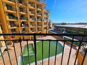 Квартиры Продаётся в Солнечный берег-кв. Камелия, Болгария