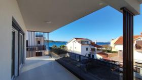 フラット 販売中 で Vodice, Srima-Šíbensko Kninska županija, クロアチア フラット 販売中 で Vodice, Srima-Šíbensko Kninska županija, クロアチア