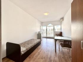 Top floor apartment  Sunny Beach For Sale Bulgaria