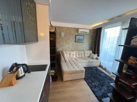 Plat Слънчев бряг te koop Bulgarije