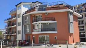 Top floor apartment  For Sale in Sveti Vlas-Sq., Bulgaria