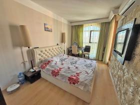 Plat te koop in Слънчев бряг-Burgas, Bulgarije