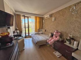 Plat Слънчев бряг te koop Bulgarije