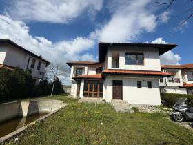Einfamilienhaus Zu verkaufen in Kableschkowo-Burgas, Bulgarien Einfamilienhaus Zu verkaufen in Kableschkowo-Burgas, Bulgarien