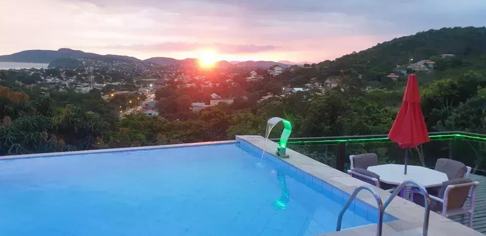 Buzios Pousada mit Meerblick - am Abend