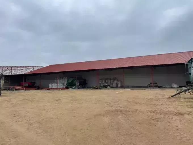 Farm mit 770 ha Halle 2