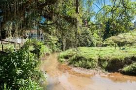 Viehwirtschaft Cachoeiras de Macacu zu kaufen Brasilien | Park ums Haus in Brasilien