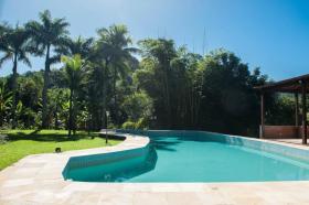 Viehwirtschaft Cachoeiras de Macacu zu kaufen Brasilien | Pool mit Haus in Brasilien