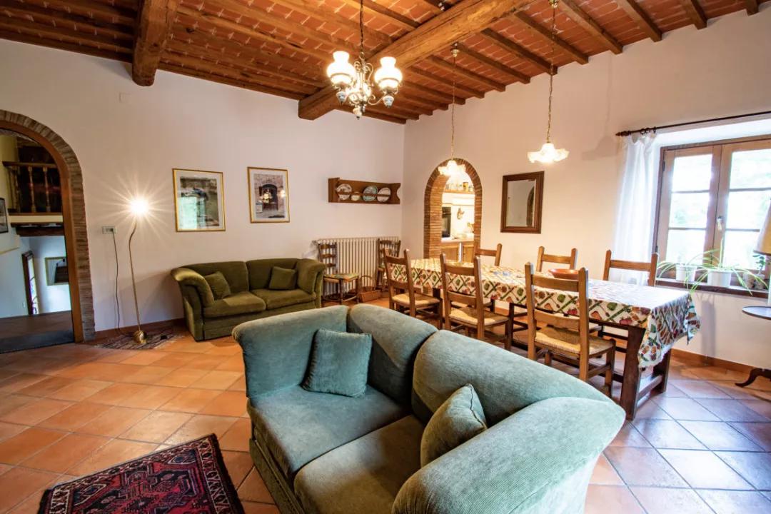 بنسيون / فندق غارني Montevarchi  ايطاليا | Italien Toskana Kaufe Immobilie in Montevarchi Wohnbereich