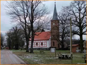 一戸建て クライン・シュルツェンドルフ  ドイツ | Kirche 1300 Jh.