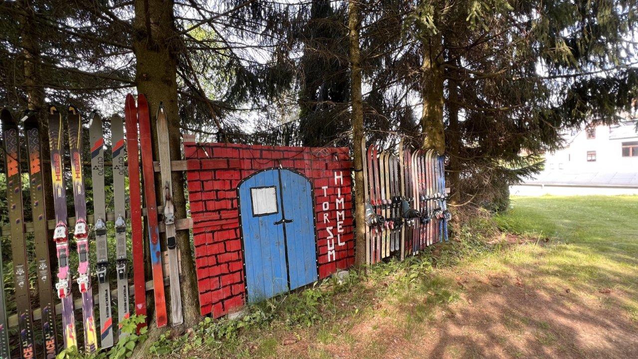 heller Büroraum