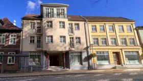 Frontansicht Große Straße Nr.60) und Altbau (Nr.58) - Senior flat share for sale in Lehsen-Ludwigslust Rural District, Germany