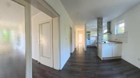 Eingangsbereich mit offener Küche - Apartamento en venta en Ratzeburg-Sankt Georgsberg, Alemania